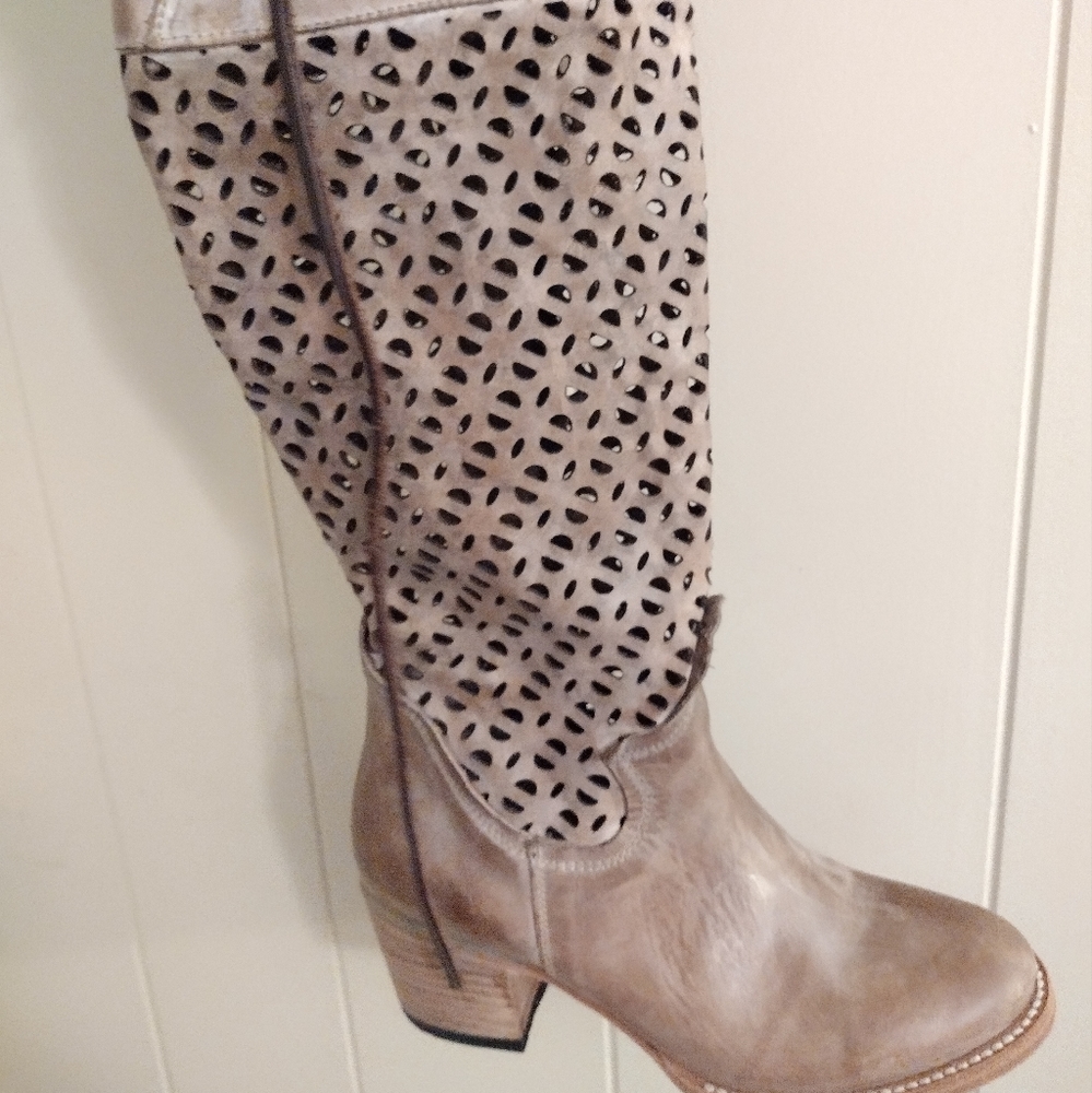 Free bird by Steve Madden